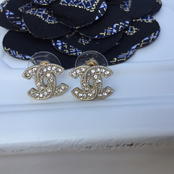 Vintage Authentic Chanel Earrings - Picture 2 of 6